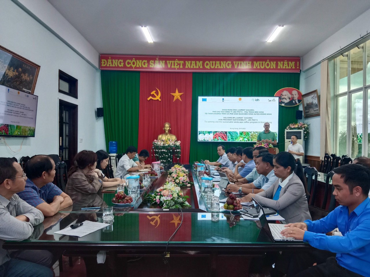 Hinh 4. Ông Laurent Sagarra chia sẻ về EUDR và cam kết đồng hành cùng doanh nghiệp trong việc giải trình với EU
